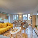 3 8 Places Et Garage *