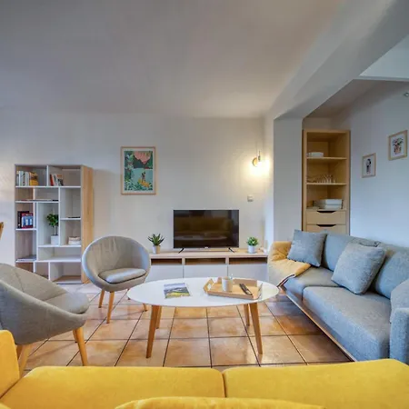 3 8 Places Et Garage Appartement Chambéry