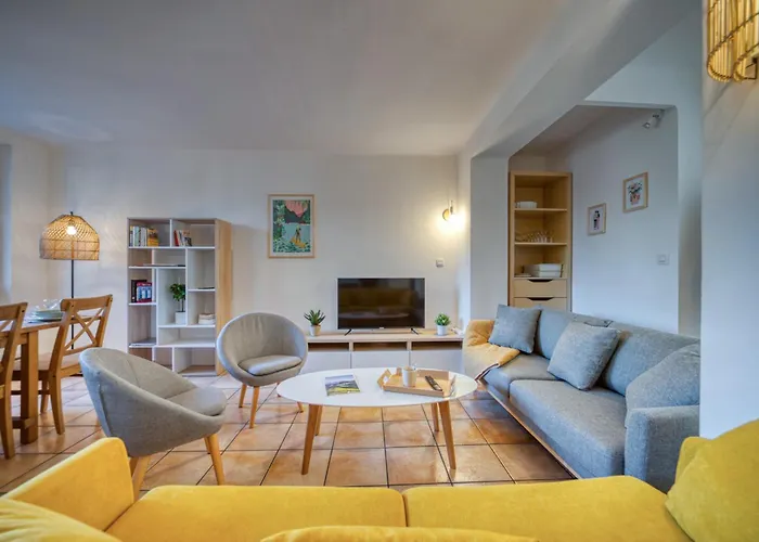 3 8 Places Et Garage Appartement Chambéry